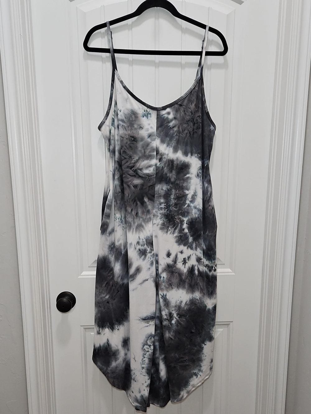 J Valdi Wide Leg, Relaxed Fit, Tie-Dye Sleeveless Jumpsuit Medium Comfort Casual
